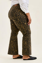 Load image into Gallery viewer, HW Bootcut Leopard Print - PLUS: PRINT / 18W