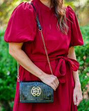 Load image into Gallery viewer, /Cecilia Circle Logo Handbag Black Patent