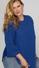 Load image into Gallery viewer, / Curvy  3/4 FOLDED SLEEVE KNIT TOP