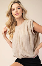 Load image into Gallery viewer, /Round Neck Pleated Top