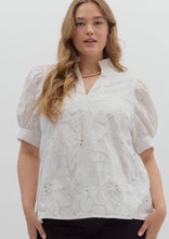 Load image into Gallery viewer, Curvy Embroidered Short Puff Sleeve Top