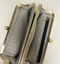 Load image into Gallery viewer, Karen Kiss Lock Clutch