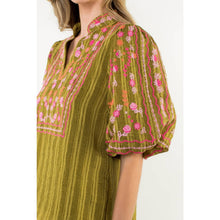 Load image into Gallery viewer, / Embroidered Puff Sleeve Textured Top/THML
