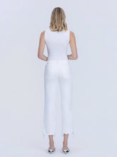 Load image into Gallery viewer, MID RISE UNEVEN FRAYED HEM CROP STRAIGHT JEANS-Vervett
