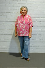 Load image into Gallery viewer, KICK CROP FLARE DENIM PANTS
