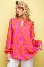 Load image into Gallery viewer, WAVY PRINTED WOOL PEACH BLOUSE
