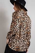 Load image into Gallery viewer, LEOPARD PRINTED BUTTON FRONT BLOUSE TOP
