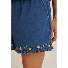 Load image into Gallery viewer, WILD FLOWER WASHED DENIM EMBROIDERY SHORTS WITH POCKETS
