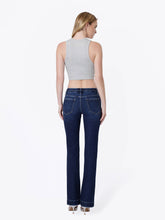 Load image into Gallery viewer, MID RISE DARK WASH SEAMLESS WAISTBAND BOOTCUT JEANS T6266D: DARK WASH / 29
