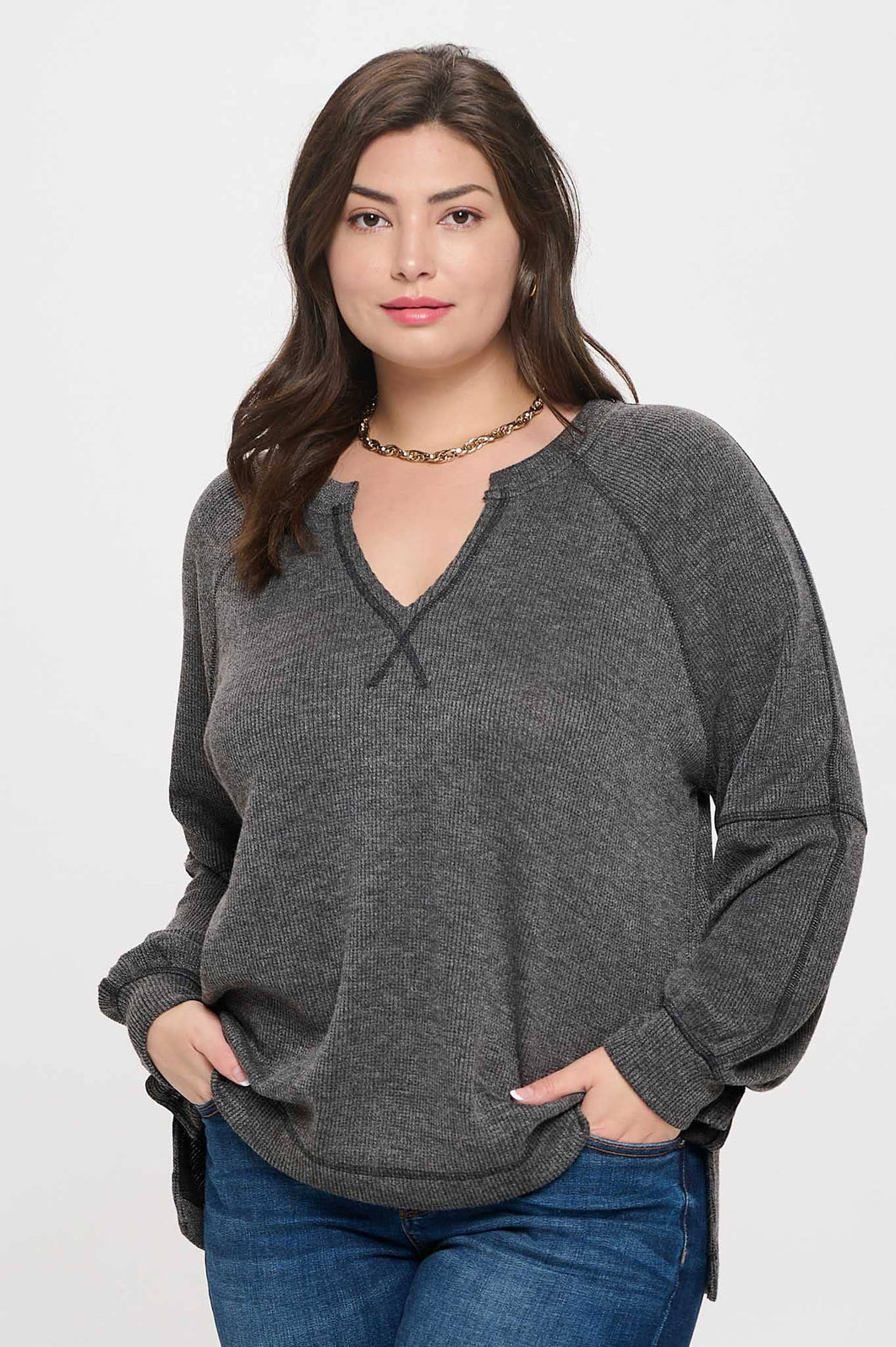 PLUS SPLIT NECK LONG SLEEVE RAGLAN KNIT TOP: CHARCOAL