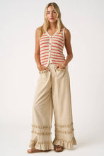 Load image into Gallery viewer, RUFFLE TRIM POCKET PANTS
