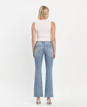 Load image into Gallery viewer, MID RISE FULL LENGTH BOOTCUT JEANS T6460: FUTURISTIC / 32

