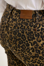 Load image into Gallery viewer, HW Bootcut Leopard Print: PRINT / 13(31)
