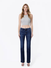 Load image into Gallery viewer, MID RISE DARK WASH SEAMLESS WAISTBAND BOOTCUT JEANS T6266D: DARK WASH / 29
