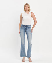 Load image into Gallery viewer, MID RISE FULL LENGTH BOOTCUT JEANS T6460: FUTURISTIC / 29
