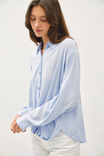 Load image into Gallery viewer, TWIST DETAIL BUTTON DOWN SHIRT
