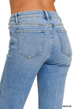 Load image into Gallery viewer, KICK CROP FLARE DENIM PANTS

