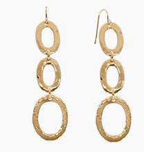 Load image into Gallery viewer, 3 CIRCLE DROP TEXTURED EARRINGS
