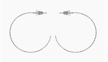 Load image into Gallery viewer, THIN MEDIUM HOOPS
