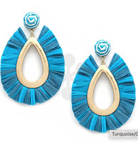 Load image into Gallery viewer, Raffia earrings

