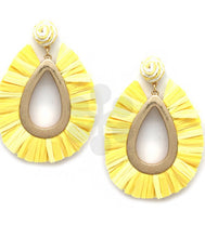 Load image into Gallery viewer, Raffia earrings
