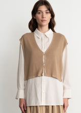 Load image into Gallery viewer, Layover Lightweight Knit Vest
