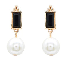 Load image into Gallery viewer, Baguette &amp; Pearl Earrings
