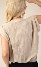 Load image into Gallery viewer, /Round Neck Pleated Top
