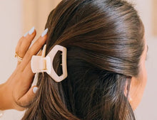 Load image into Gallery viewer, Open Almond Beige | Petite | Hair Clip
