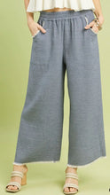 Load image into Gallery viewer, OLIVIA FRAYED HEM  PANTS
