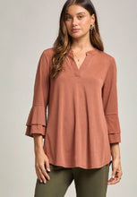 Load image into Gallery viewer, / Curvy Bella Top
