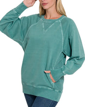 Load image into Gallery viewer, / Pullover With Pockets
