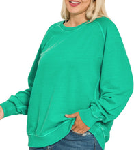 Load image into Gallery viewer, / Curvy Washed Pullover
