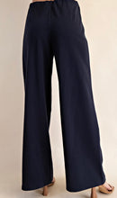 Load image into Gallery viewer, / Alexis Straight-Leg Pants

