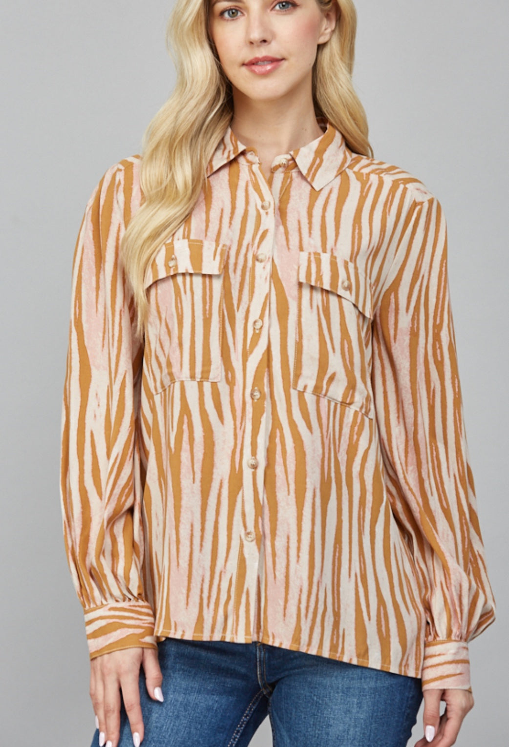 / ANIMAL PRINT BUTTON DOWN SHIRT