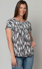 Load image into Gallery viewer, / PRINTED ROUND NECK ROLL CUFF TEE
