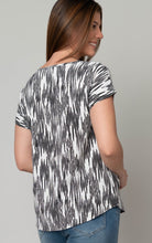 Load image into Gallery viewer, / PRINTED ROUND NECK ROLL CUFF TEE
