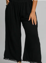 Load image into Gallery viewer, Favorite  Frayed Hem Pants
