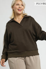 Load image into Gallery viewer, /Leopard Accent Pullover
