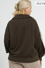 Load image into Gallery viewer, /Leopard Accent Pullover
