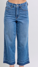 Load image into Gallery viewer, JUDY BLUE TUMMY CONTROL RELEASE CROP
