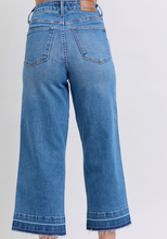 Load image into Gallery viewer, JUDY BLUE TUMMY CONTROL RELEASE CROP
