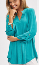 Load image into Gallery viewer, MCKENZIE WRINKLE FREE TOP
