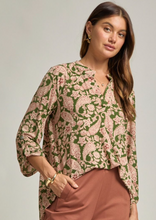 Load image into Gallery viewer, Falling for Floral Top
