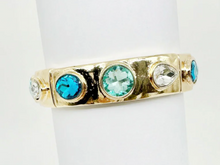 Load image into Gallery viewer, / Stretch Bangle with Oval with Crystal Accents
