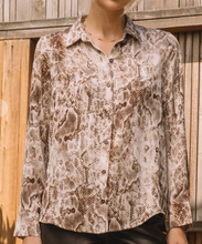 Load image into Gallery viewer, /Python Print Button Down Shirt
