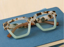 Load image into Gallery viewer, Take a Bow Chai Tortoise/Green
