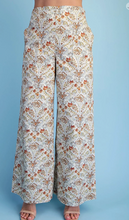 Load image into Gallery viewer, Floral Print Pants
