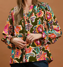 Load image into Gallery viewer, Abstract Print Top
