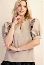 Load image into Gallery viewer, / Camilia Top
